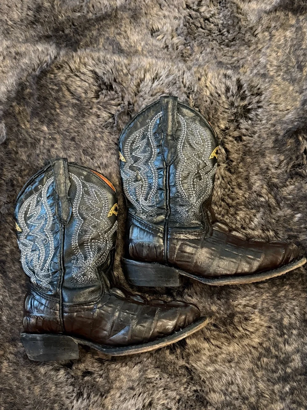 Admirable Boots western cowboy boots in toddler/Kids/Youth Size 8 🤠